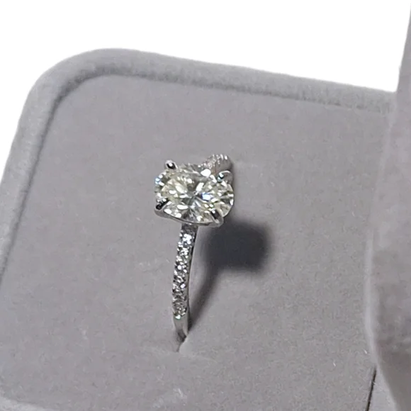 SALE-12 HOURS ONLY! 2 CARAT CERTIFIED MOISSANITE  RING size 7.5 FLAWLESS - Picture 2 of 14